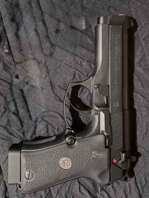 Hard to find beretta 92fs compact L