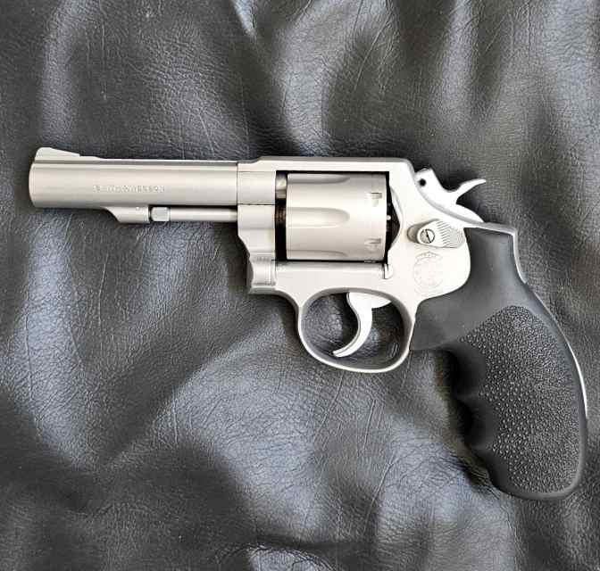 Smith &amp; Wesson Model 64-5