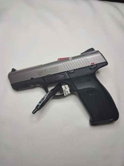 RUGER SR40 NIB SEMI AUTO S&amp;W 40 CALIBER PISTOL