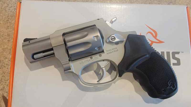 Taurus 942UL Ultralite 22LR 8rd Revolver 