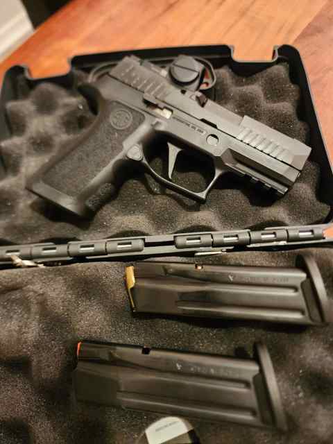 SIG P320 XC with Romeo X 
