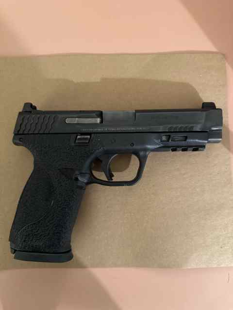Smith and Wesson M&amp;P 2.0 45ACP